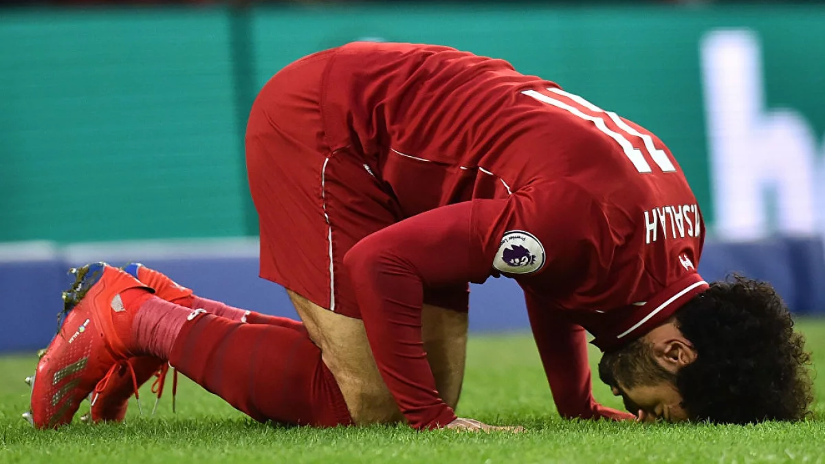 Салахтың мешітке баруына жанкүйерлер неге кедергі келтірді?