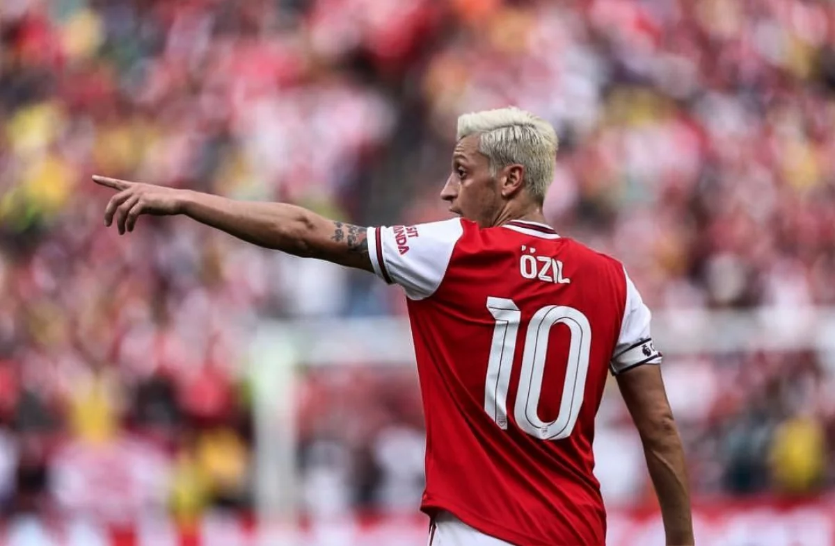 Месут Өзіл АҚШ-та ойнауы мүмкін