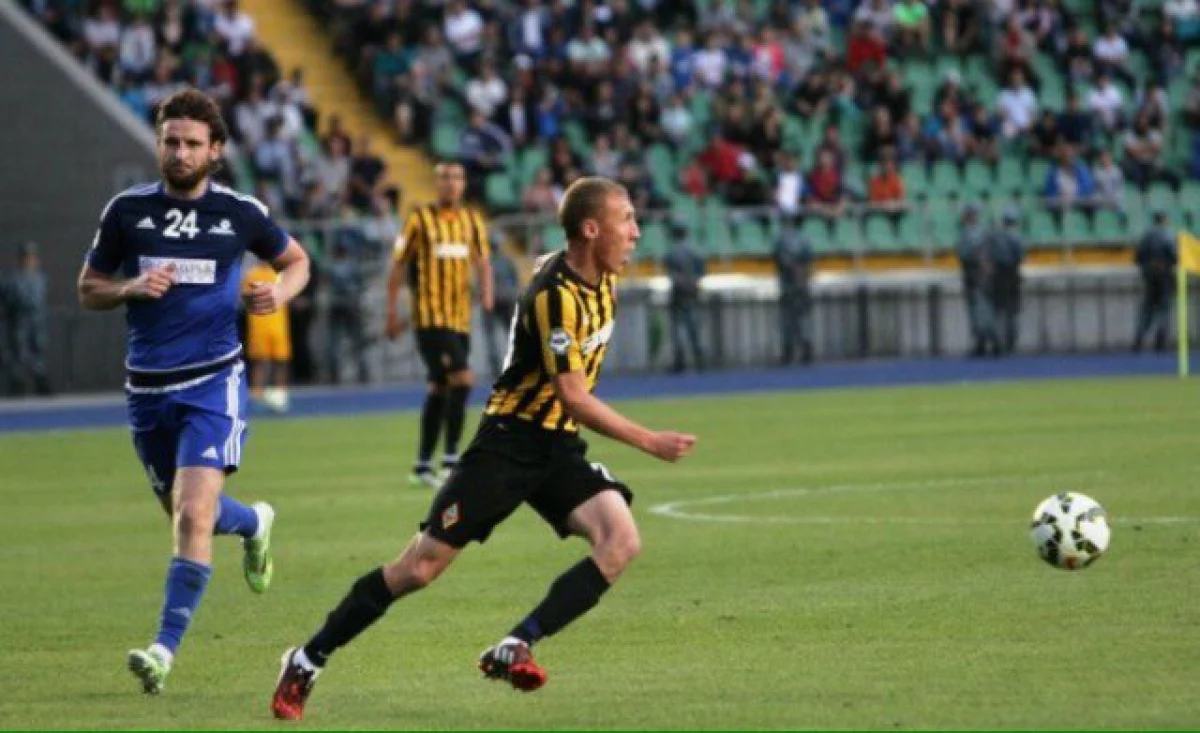 Ұлттық құраманың тағы бір ойыншысы Ресейде доп тебеді