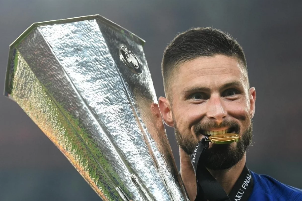 Ресми: Оливье Жиру «Челсимен» келісім-шартын ұзартты