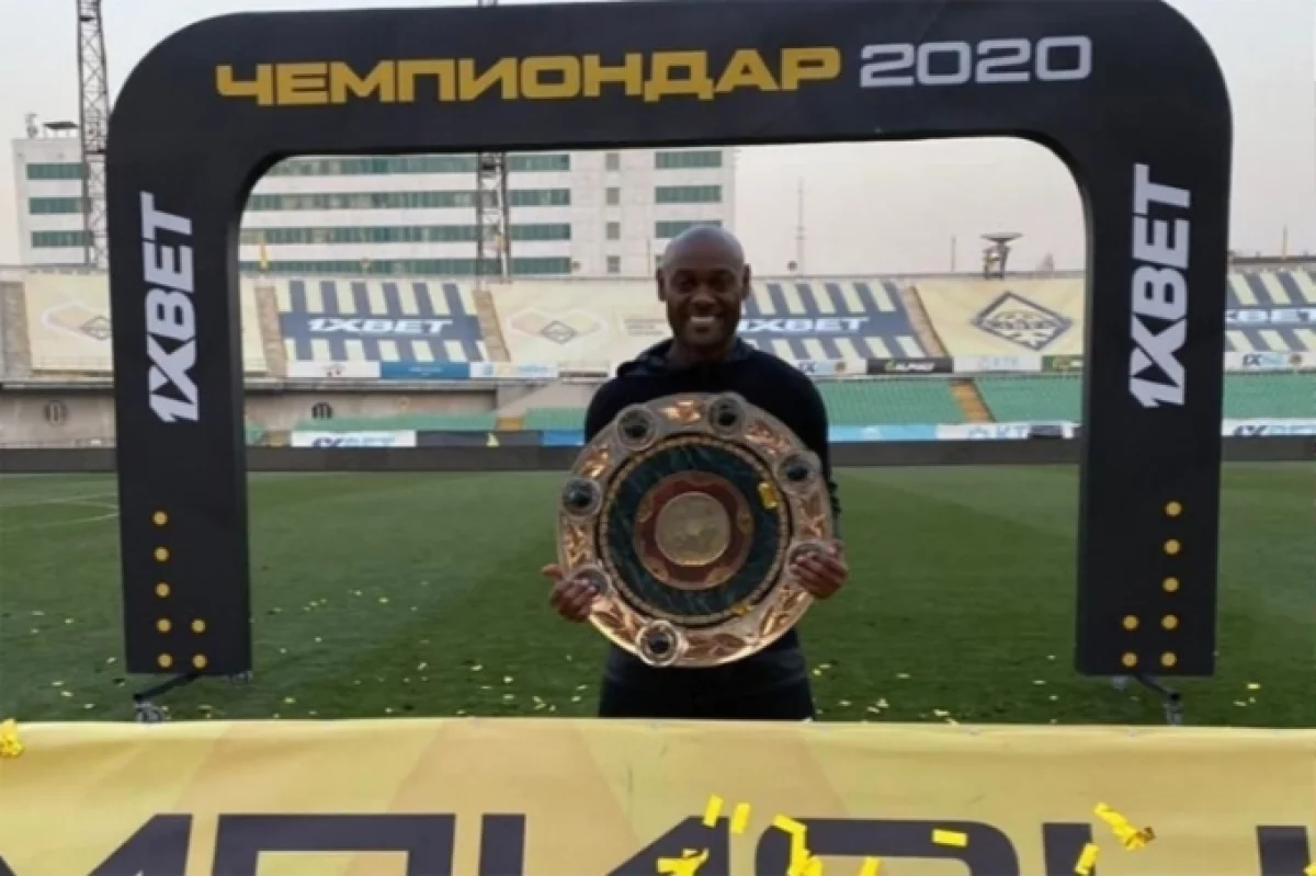 Вагнер Лав «Қайратпен» келісімшартын ұзартты