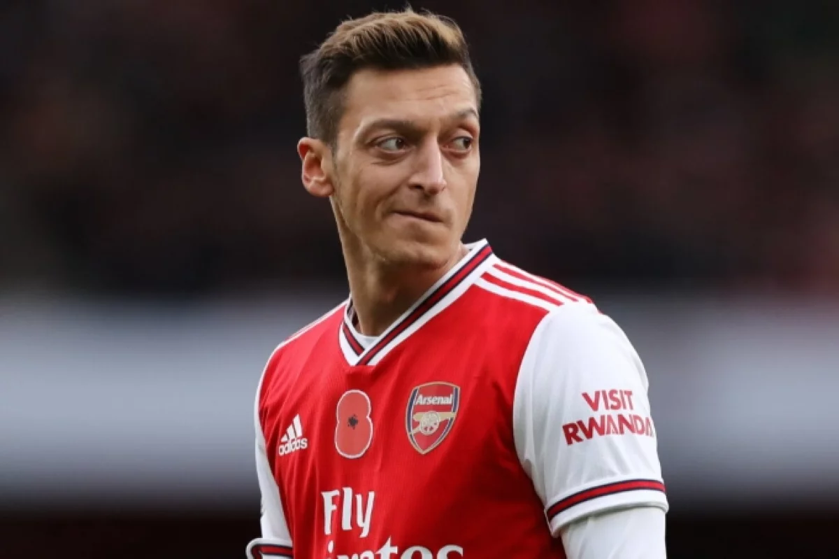 Месут Озил жазға дейін «Арсеналда» қалғысы келеді