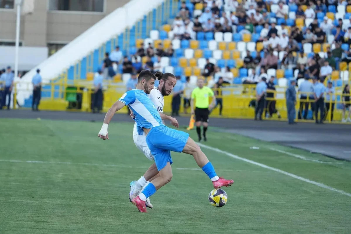 Чемпиондардың теке-тіресі: Қазақстан Премьер-лигасының 14-туры жалғасады