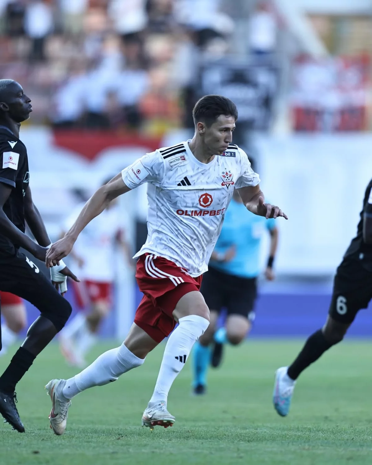 «Астана» қарсыласын еш қиындықсыз өтуі керек». Отандық бапкер осындай ой айтты. Бірақ, Елордалықтар кешегі «Қайраттың» күйін кешіп жүрмей ме?