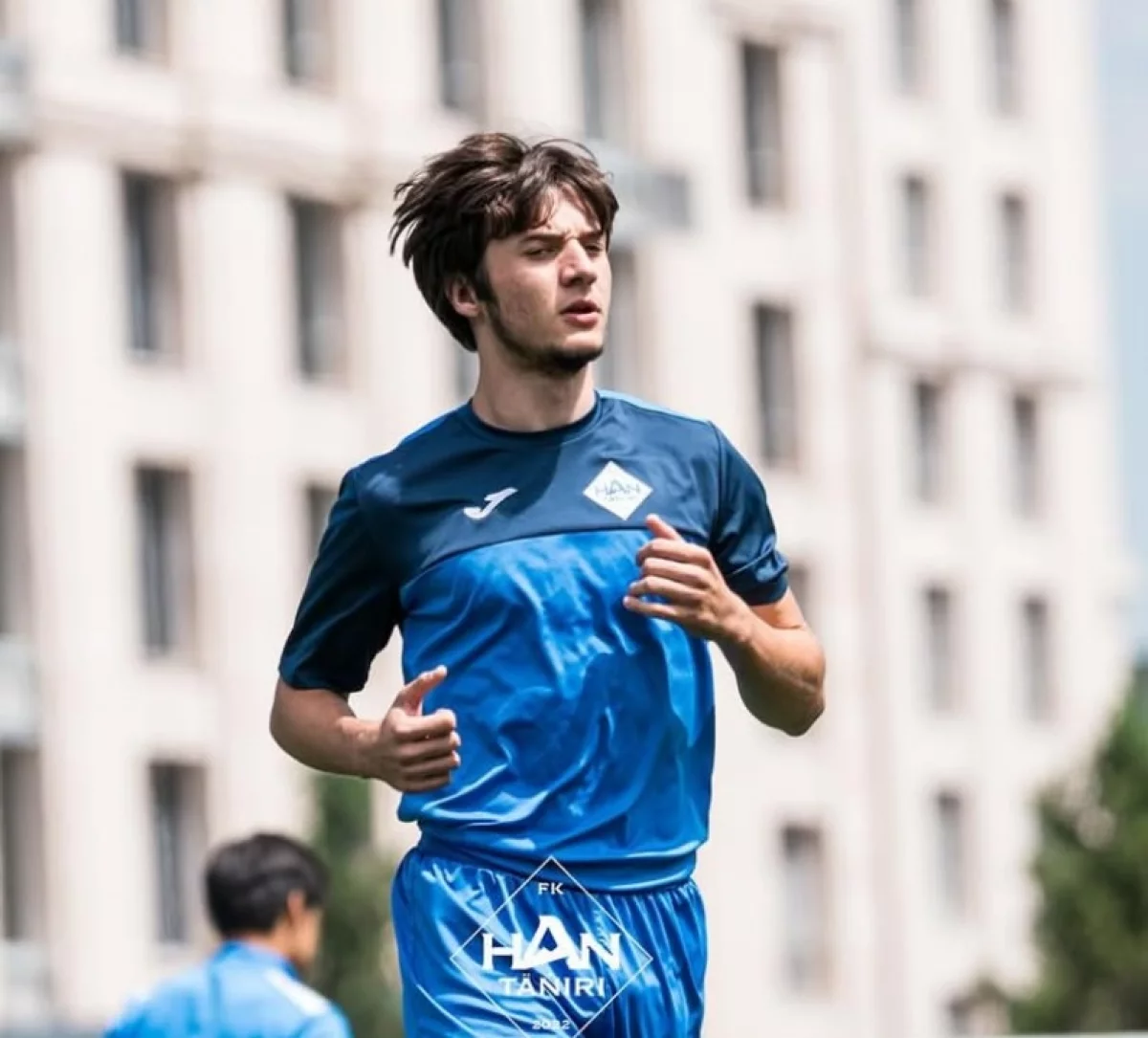 “Хан-Тәңірі” үш білдей ойыншысымен қоштасты