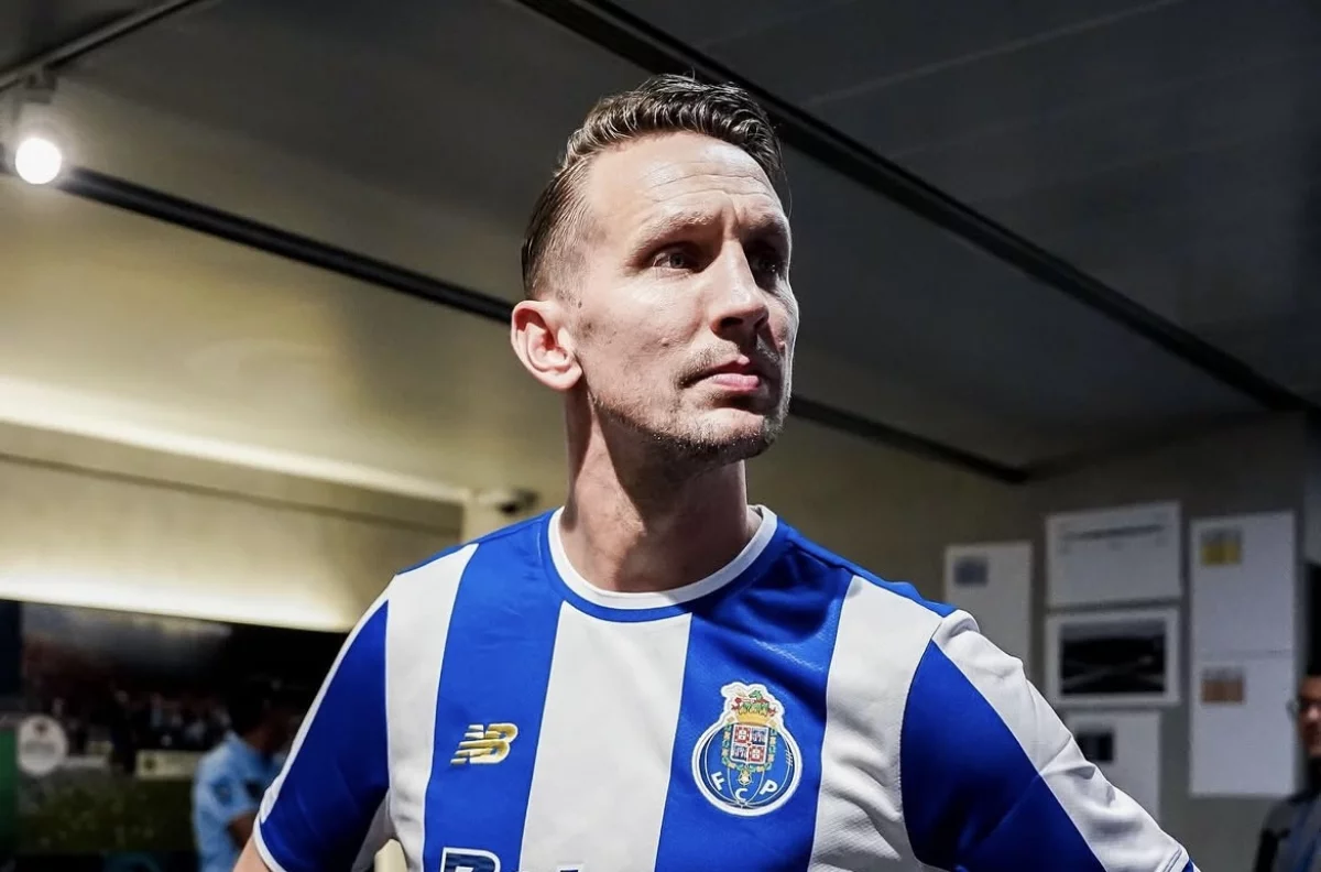 Люк де Йонгтың “Портуға” ауысуы нағыз тыңшылық операция сияқты жүзеге асты