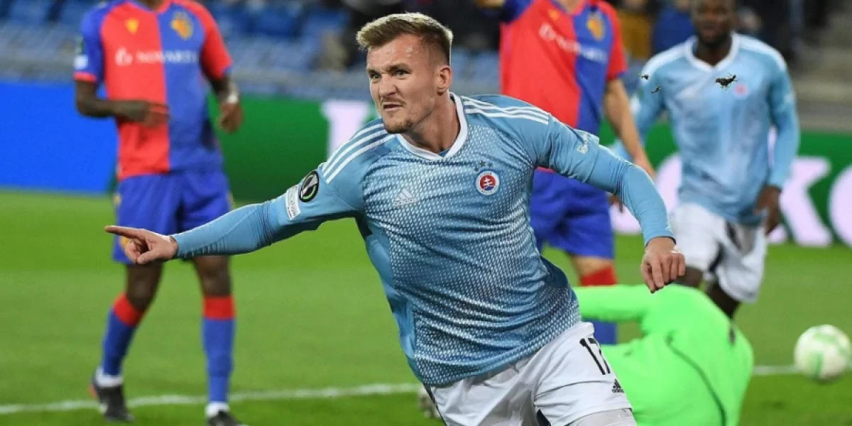 Братиславада Бадамша тумасы өнер көрсетеді