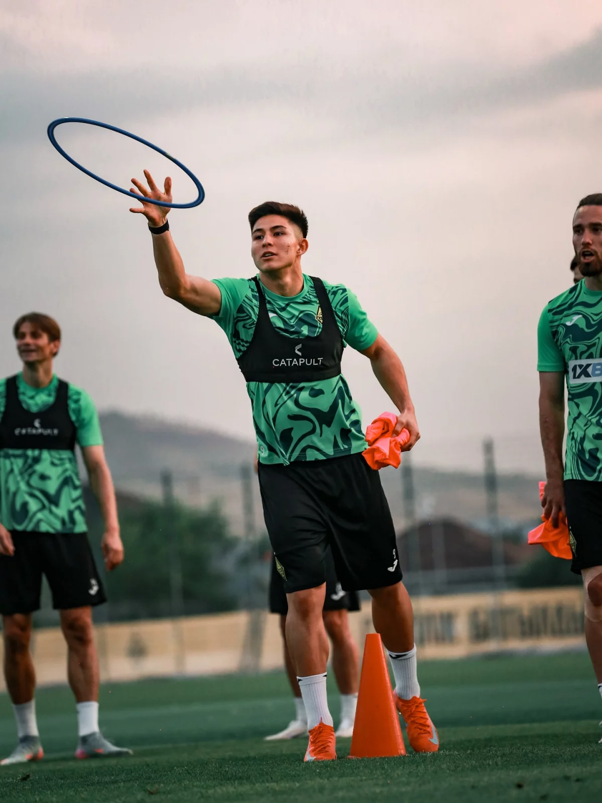 «Әлемдік жұлдызға айналуына барлық мүмкіндігі бар». «Слован» бапкері Дастан Сәтпаевтың талантына тәнті