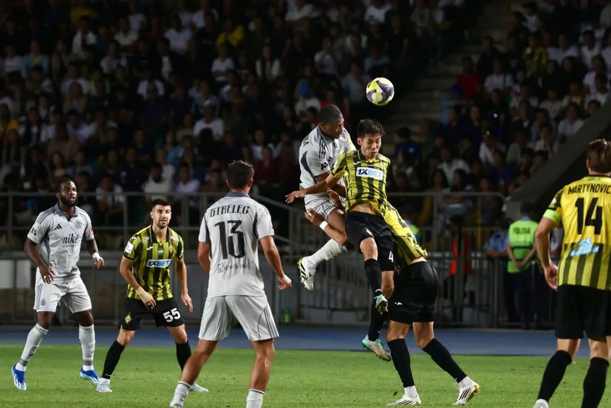 «Кешегі матчтан кейін бұл жұпта айқын фаворит жоқ». Мамандар «Қайраттың» келесі кезеңге өту мүмкіндігін қалай бағалайды?