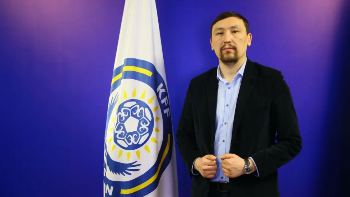 Ерлер мен әйелдер жалаңаш