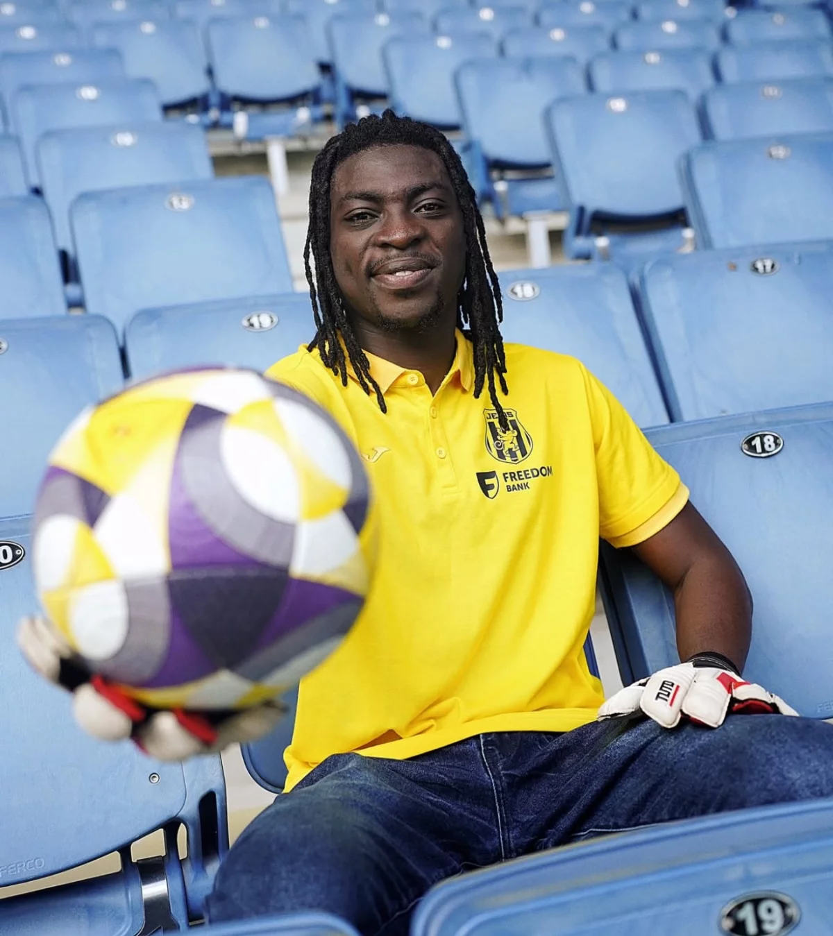 “Жеңіс” қатарына жаңа қақпашы қосылды