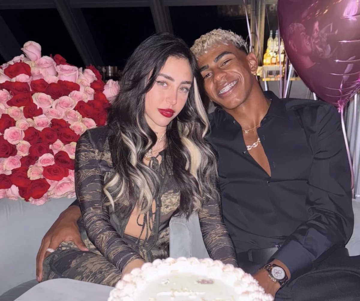 Ламин Ямал Aргентиналық әнші Никки Николемен қарым-қатынасын жария етті