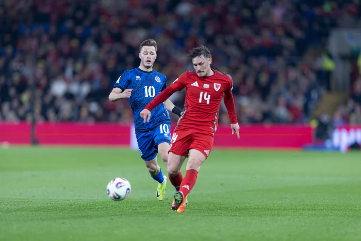 Уэльс құрамасы топта көш бастады