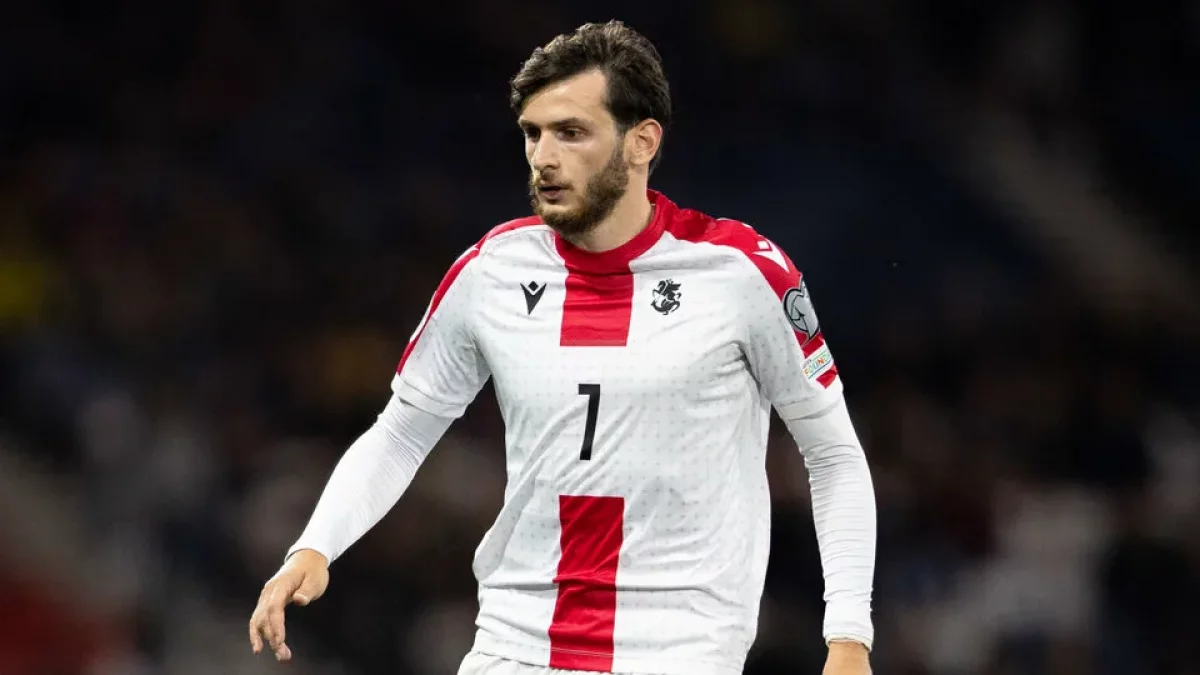 Құрама қорғаушысы Кварацхелиямен бір тізімде