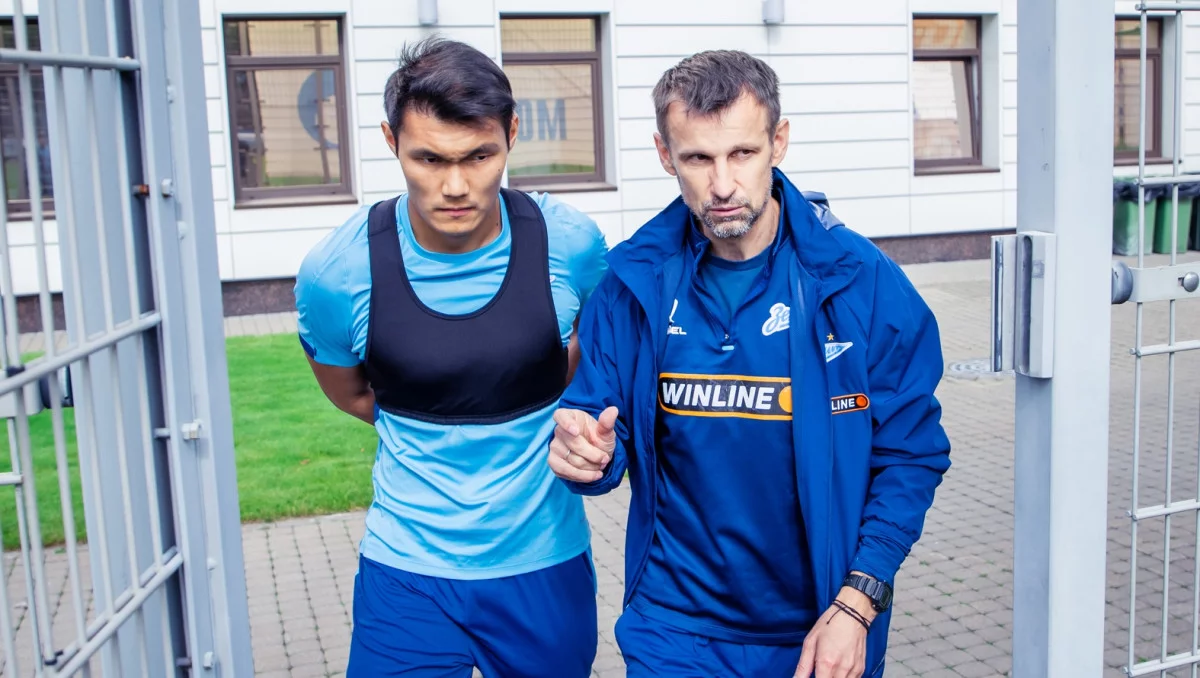 Қазақстандық ойыншыны баптайтын маманның өрөскел қателігі белгілі болды