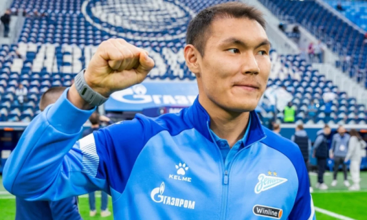 Нұралы Әліп “Зенит” командасындағы мерейтойлы ойынын өткізуде