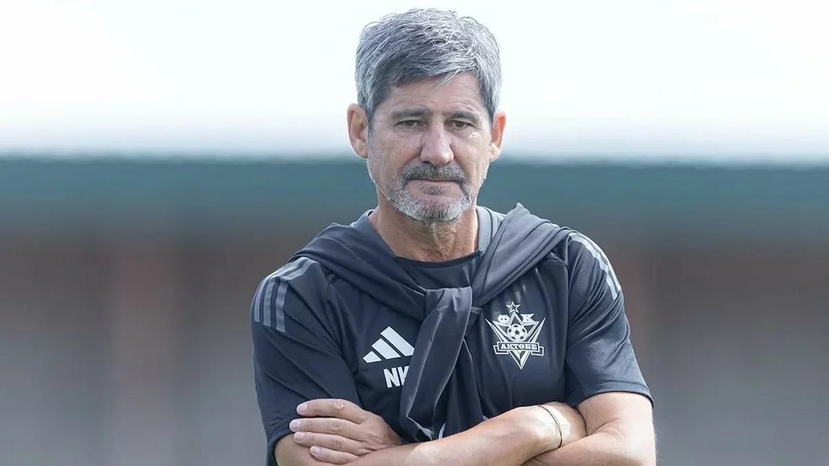 Николай Костов “Ақтөбе” ұжымында қала беретін болды