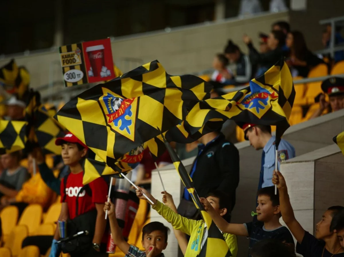 Ешқандай "Пафоссыз" - енді билетті тек шынайы жанкүйерлер мен «Қайраттың» фанаттарына беру керек