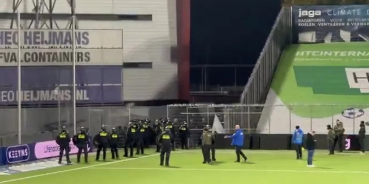 Голландияда матч жанкүйерлердің тәртіпсіздігі салдарынан тоқтатылды