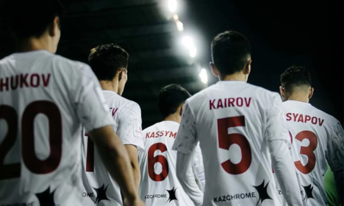 Дарон Малакянның жалаңаш есегі Саусақтағы секс