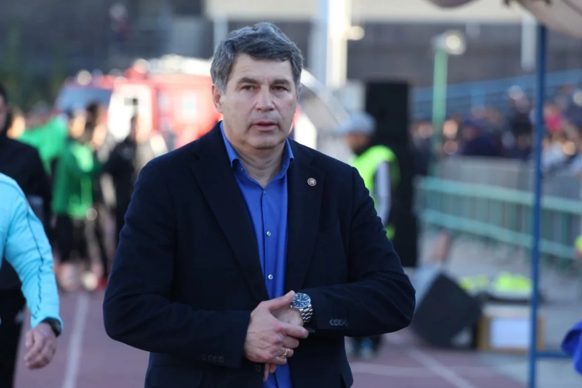 ҚПЛ маусымының үздік бапкері атағына кім лайықты? Бабаян немесе Уразбахтин?