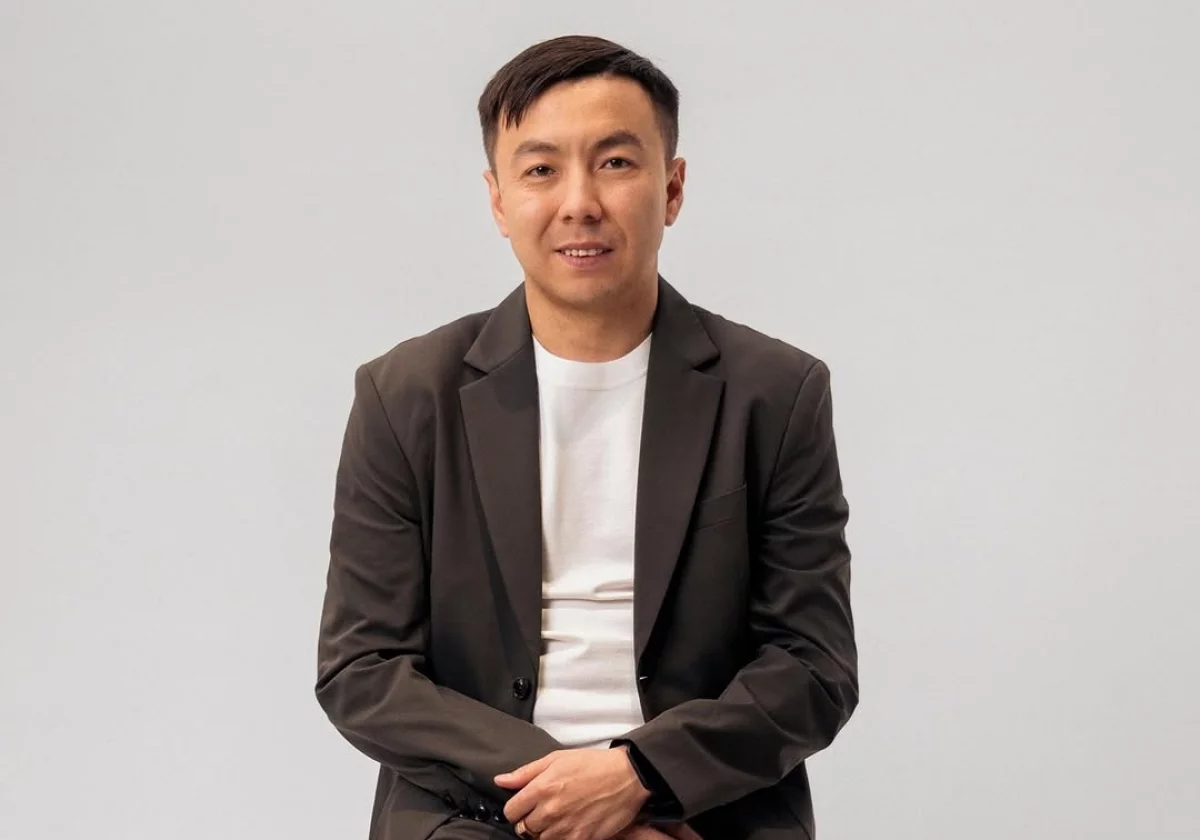 Жалаңаш әйелдердің әдемі фотосуреттері Әйелім екеуміз бірінші рет үштік жасап жатырмыз. Әткеншек фотосы.