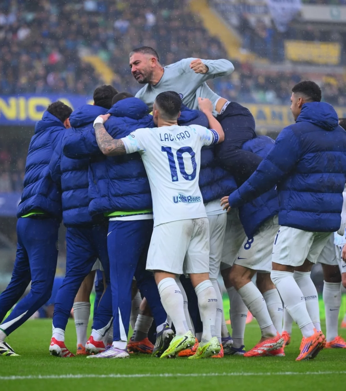 Лаутаро Мартинес “Қайрат” қақпасына гол соғуды көздеуде