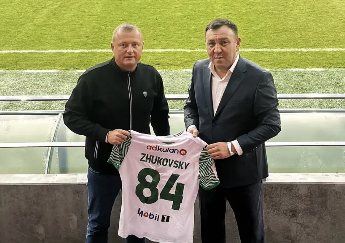 Мұнайшылар бас бапкермен келісімшартты ұзартты