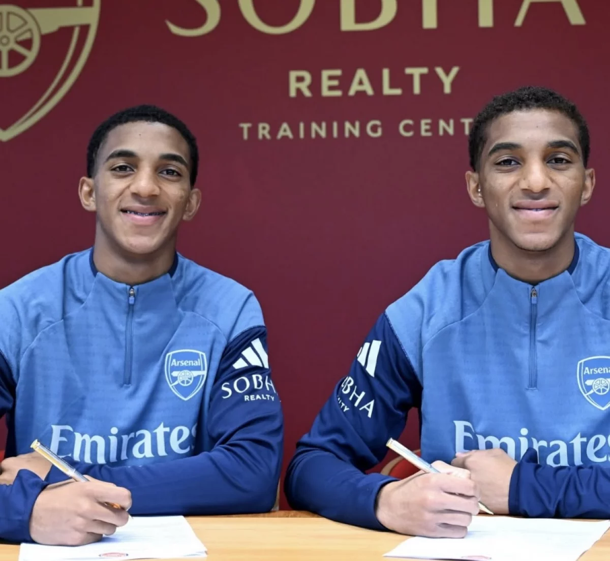 “Арсенал” егіздерді қатарына қосты