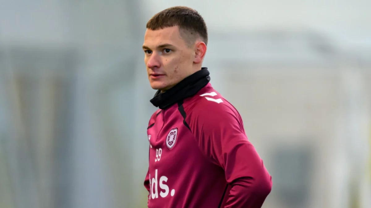 Ислам Чесноков келесі кездесуде негізгі құрамда шығуы ықтимал. «Хартс» бапкері жартылай қорғаушыға ерекше сенім артуда