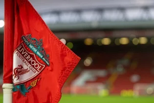 «Ливерпуль» өткен маусымда қанша табыс тапты?