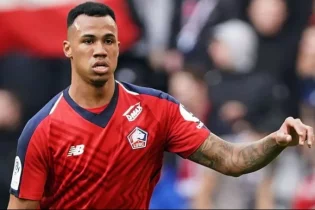 «Реал» Рамостың орнын басатын қорғаушы тапты