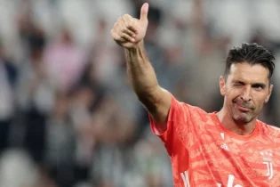 Буффон рекорд жасады