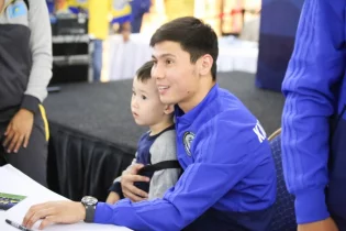 Исламхан: «Егер сіз Қазақстандық футболдың басқа деңгейге көтерілуін қаласаңыз, онда балалар үшін барлығын жасау керек»