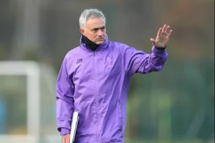 Жозе Моуриньо: «Мен бұл жерден кетпес бұрын, «Тоттенхэм» жүлде жеңіп алады»