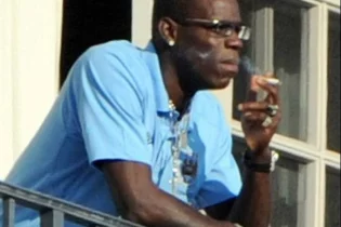 Балотеллиге бір ғана клуб қызықты