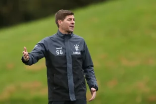 Джерард Англия клубын жаттықтырудан бас тартты