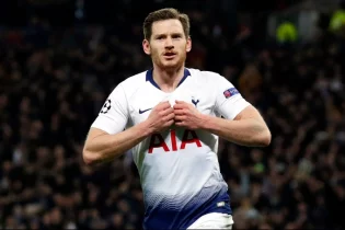 «Тоттенхэм» қорғаушымен қош айтысты