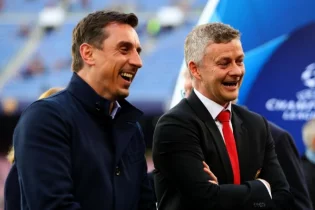 Гари Невилл: «Манчестер Юнайтед» алдағы екі маусымда чемпион бола алмайды»