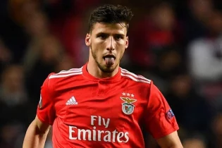 «Манчестер Сити» «Бенфика» қорғаушысымен келіссөздер жүргізуде