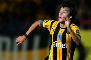 «Манчестер Юнайтед» 18 жасар екі ойыншыны қатарға қосты