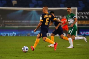 Яцек Гуральский: «Левандовски жаңадан келген ойыншыларға көп көмектеседі»