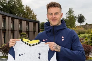 «Тоттенхэм» Уэльстік ойыншыны қатарға қосты. Бэйл оның кетуін өтінді