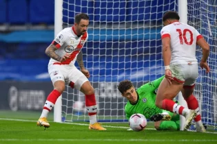 «Челсидің» бұрынғы шабуылшысы: «Кепа командадағы бірінші нөмір мәртебесінен айырылып, үшінші қақпашы атанды»