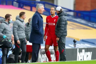 Клопп: «Жақсы әйел күйеуінің түрмеден шыққанын күткен секілді, біз де Ван Дейкті күтеміз»