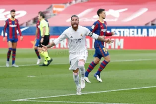 VAR-көмекшісі «Барселона» - «Реал» арасындағы кездесуде төрешіге пенальти тағайындамауға кеңес берген