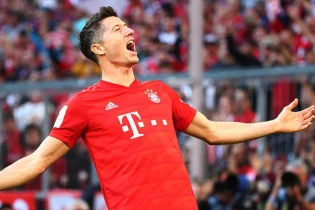  Қарқыны қатты Роберт Левандовский