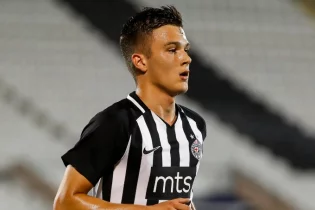 «Манчестер Сити» 18 жасар сербиялық шабуылшыны қатарға қоспақ