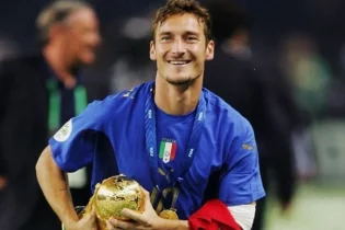 Франческо Тотти коронавирус жұқтырды