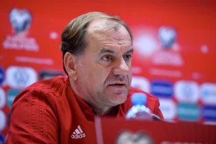 «Қайраттың» экс-бапкері ұлттық құрамадағы қызметінен кетті